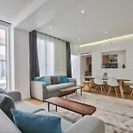 Urbanflat 69 - Authentic Parisian Home In The Center Of Paris