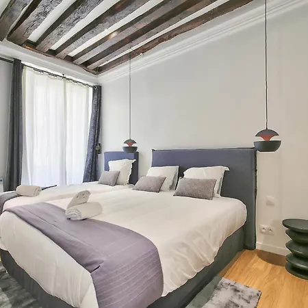 Urbanflat 69 - Authentic Parisian In The Center Of * Parigi