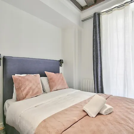 Appartamento Urbanflat 69 - Authentic Parisian In The Center Of
